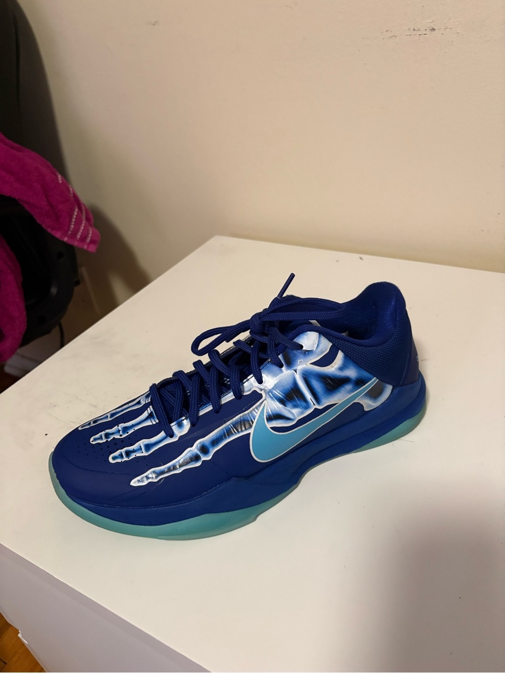 Nike Blue Skeletal Graphic Low-Top Sneaker with Teal Accents - Picture 4 of 6